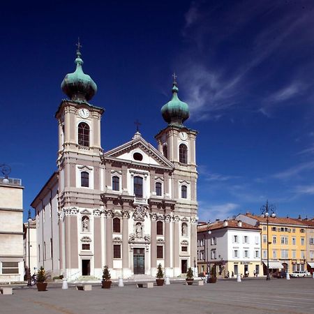 Gorizia Holiday Inn Rastello Suite Exterior photo